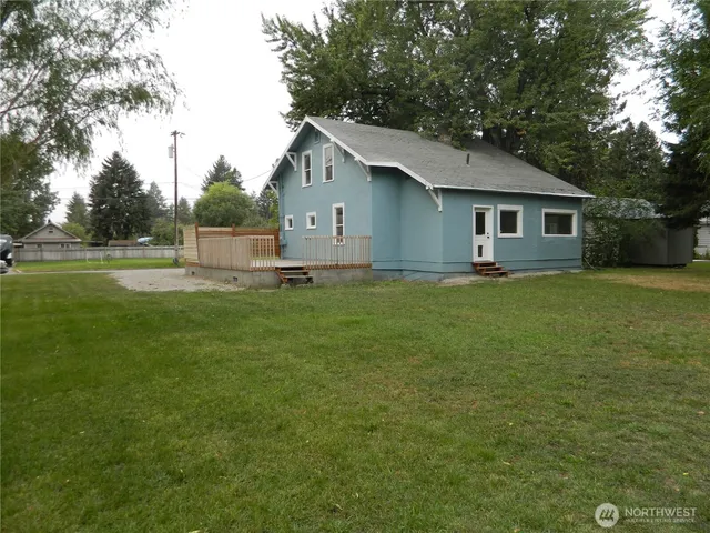 $305,000 | 226 West 2nd Street, Tonasket, WA 98855