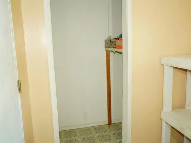 $49,000 | 304 East Brazos Street, Groesbeck, TX 76642