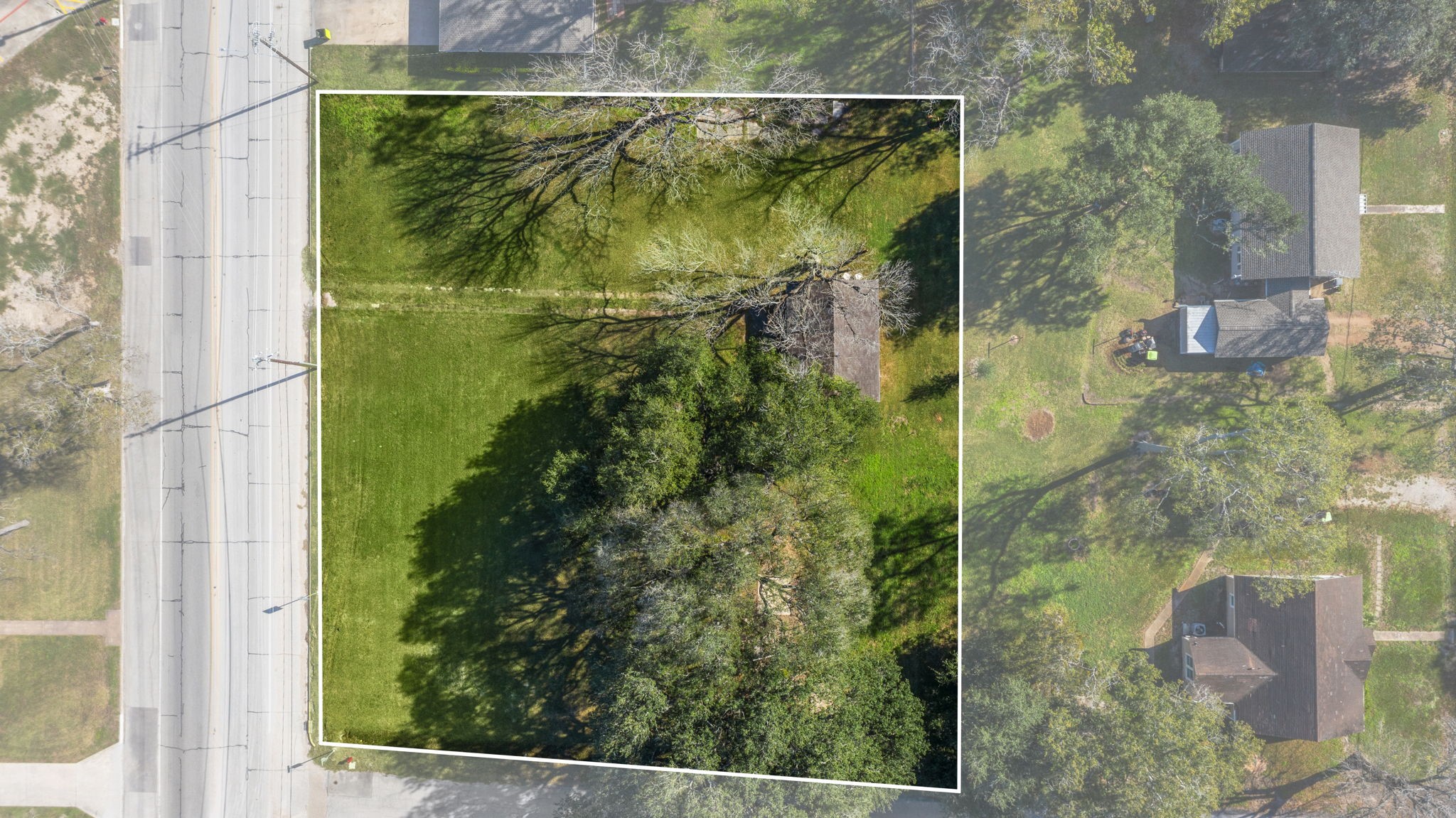 9310 Main Street Needville, TX 77461 - Photo 20 of 27 a view of a garden from a balcony