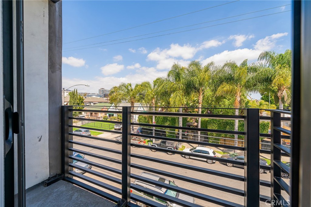 6201 La Mirada Avenue, Unit 7 Los Angeles, CA 90038 - Photo 17 of 20 a view of a balcony