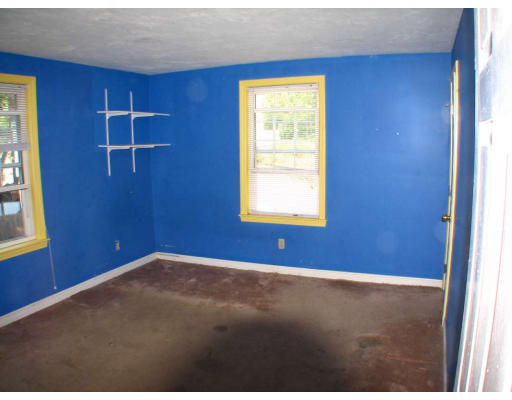 10 R Pine Street Boston, MA 02136 - Photo 11 of 13 Gallery Image 11