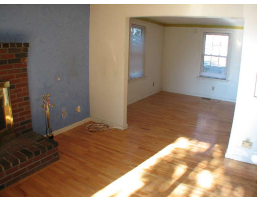 10 R Pine Street Boston, MA 02136 - Photo 7 of 13 Gallery Image 7
