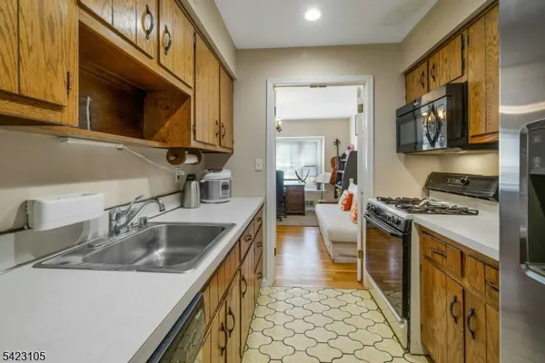 $475,000 | 14 Pembroke Drive, Mendham, NJ 07945