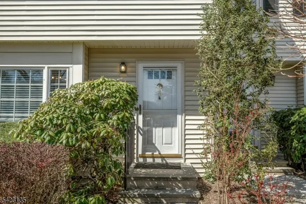 $475,000 | 14 Pembroke Drive, Mendham, NJ 07945