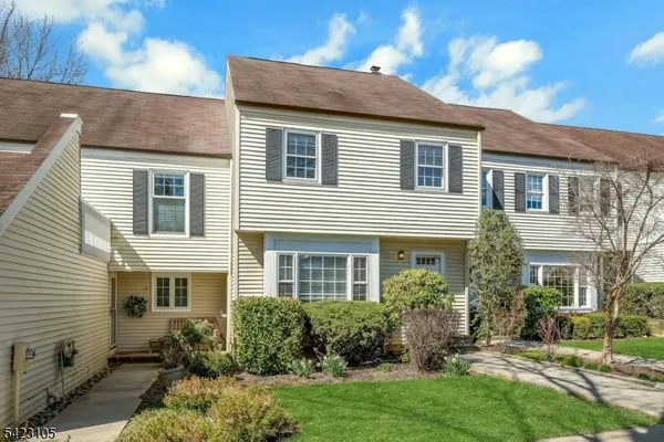 $475,000 | 14 Pembroke Drive, Mendham, NJ 07945