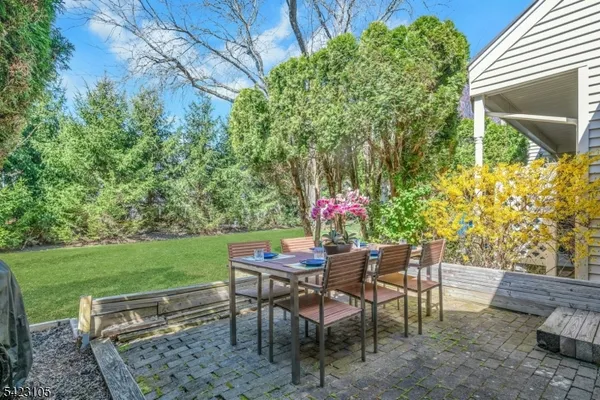 $475,000 | 14 Pembroke Drive, Mendham, NJ 07945