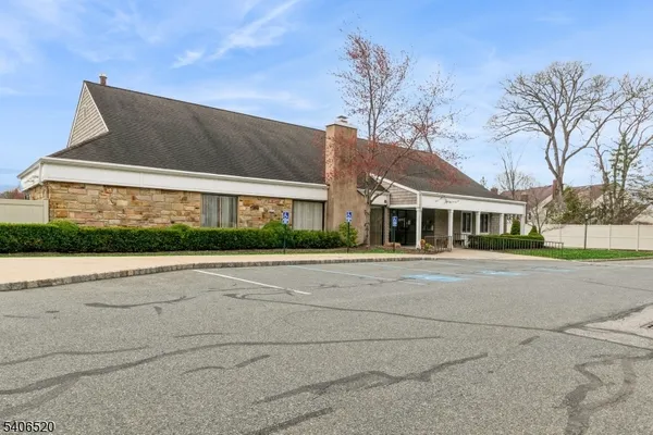 $475,000 | 14 Pembroke Drive, Mendham, NJ 07945