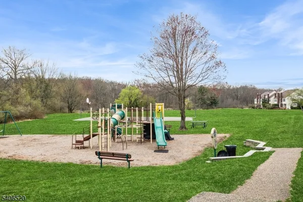 $475,000 | 14 Pembroke Drive, Mendham, NJ 07945