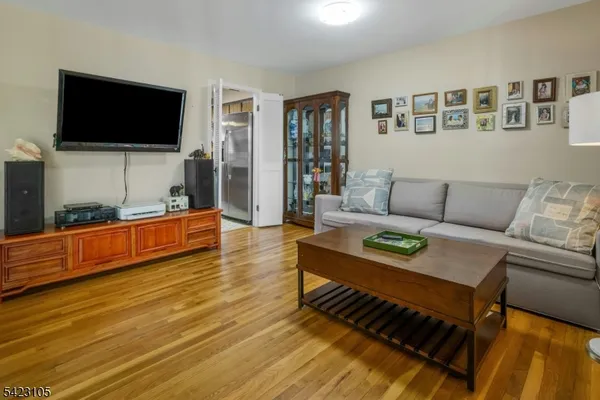 $475,000 | 14 Pembroke Drive, Mendham, NJ 07945