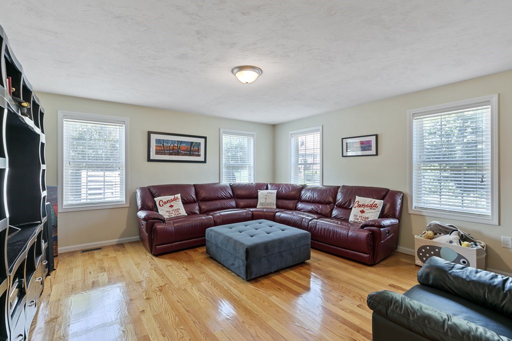 13 3rd Road, Unit 13 Woburn, MA 01801 - Photo 6 of 40 Gallery Image 6