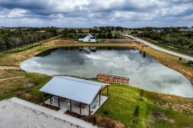 $989,999 | 14098 Childress Rnch Drive, Washington, TX 77880
