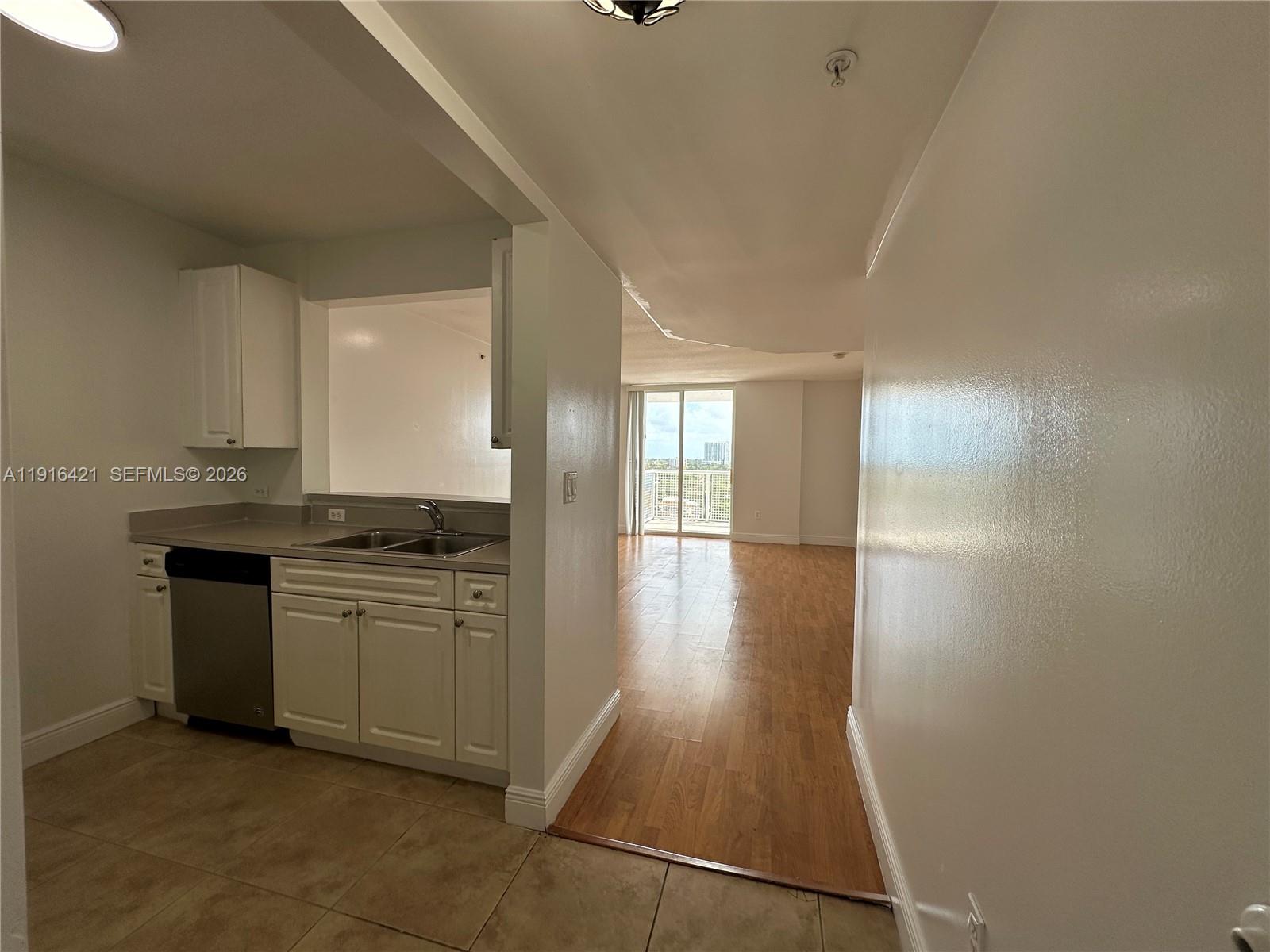 900 Southwest 8th Street, Unit 1010 Miami, FL 33130 - Photo 7 of 31