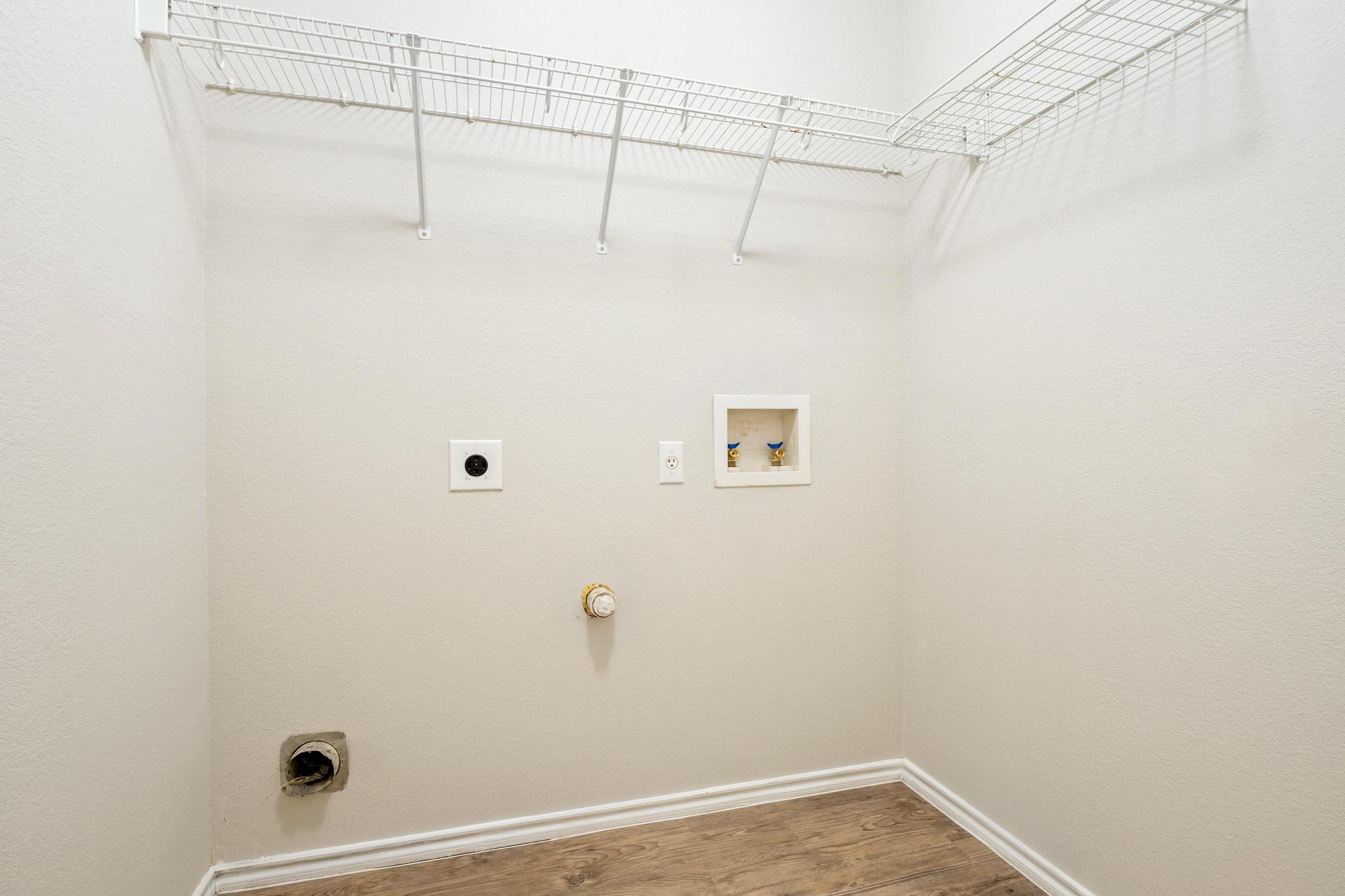 162 Brandons Way Buda, TX 78610 - Photo 32 of 36 a view of a small space