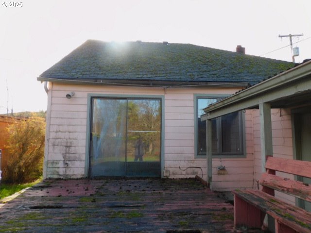 537 West 14th Avenue Eugene, OR 97401 - Photo 16 of 20 Deck