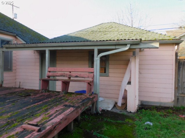 537 West 14th Avenue Eugene, OR 97401 - Photo 17 of 20 Deck