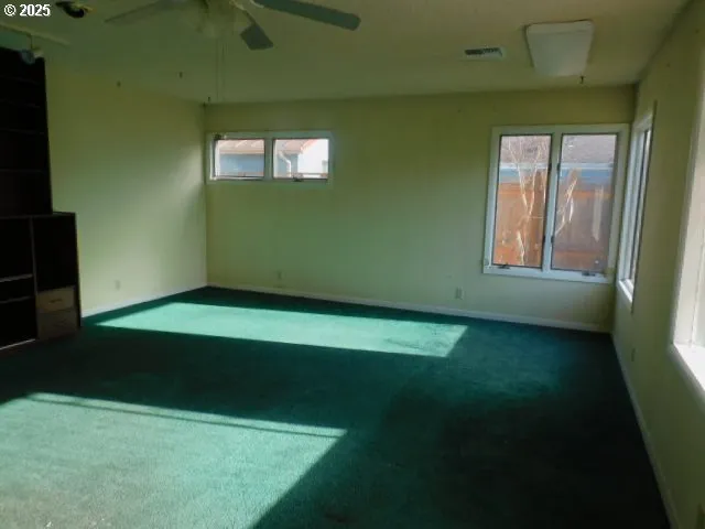 a view of empty room with window