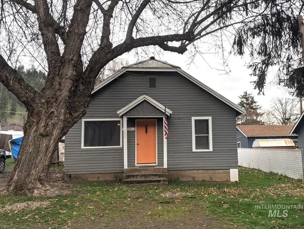 $215,000 | 220 North F Street, Orofino, ID 83544
