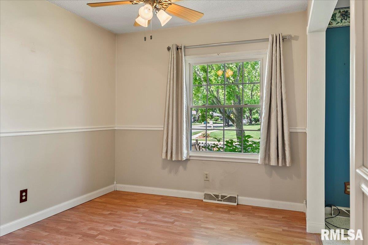 16 Red Oak Lane Springfield, IL 62712 - Photo 11 of 36 Gallery Image 11