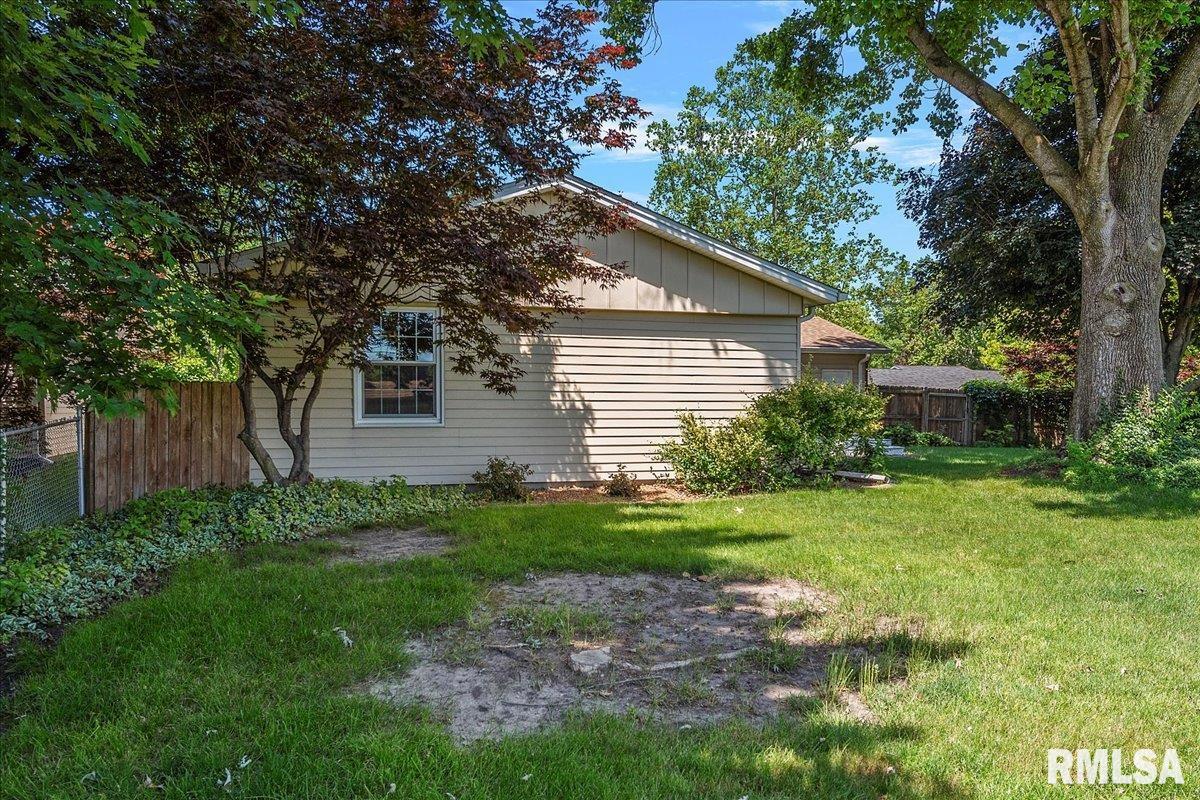 16 Red Oak Lane Springfield, IL 62712 - Photo 34 of 36 Gallery Image 34