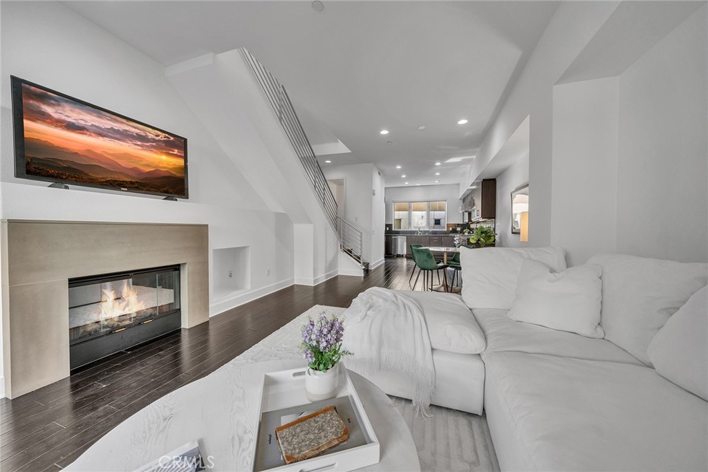 726 Rockefeller Irvine, CA 92612 - Photo 14 of 40