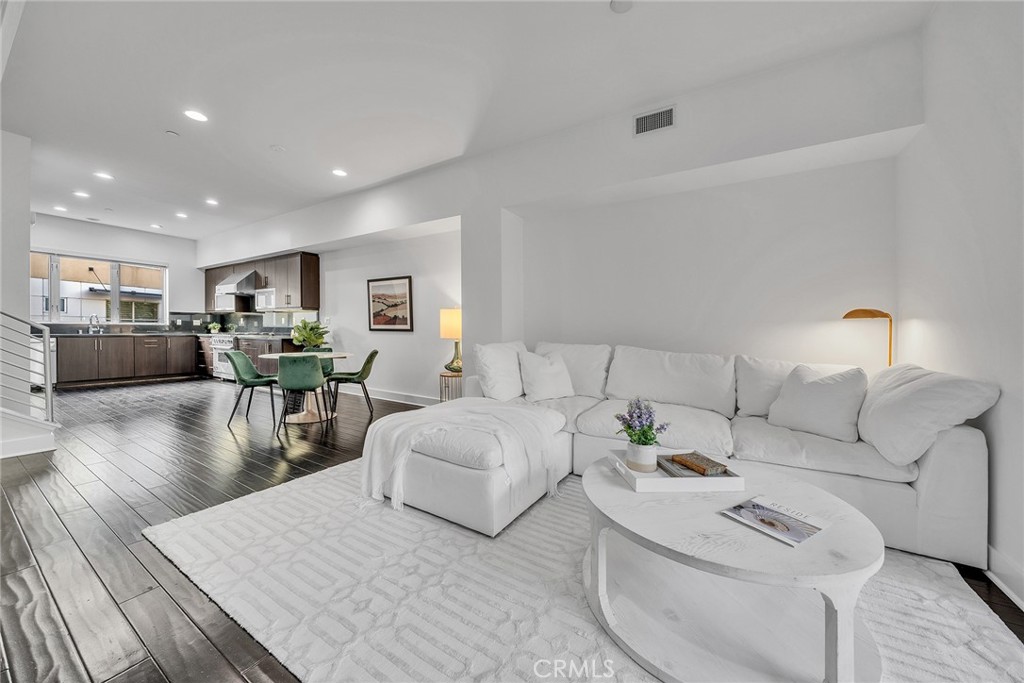 726 Rockefeller Irvine, CA 92612 - Photo 3 of 40