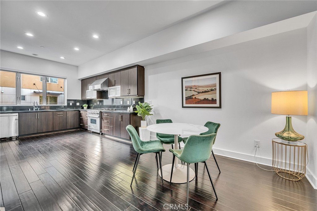 726 Rockefeller Irvine, CA 92612 - Photo 5 of 40