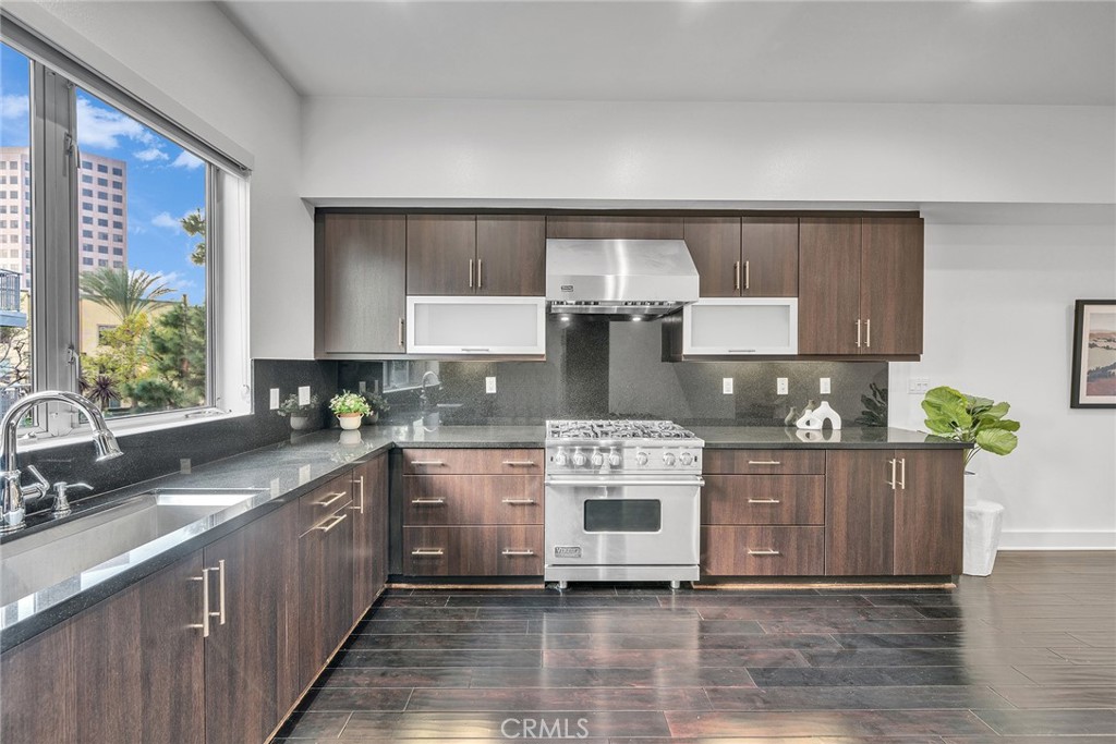 726 Rockefeller Irvine, CA 92612 - Photo 7 of 40