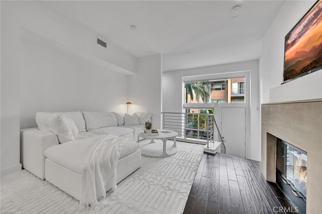 726 Rockefeller Irvine, CA 92612 - Photo 10 of 40