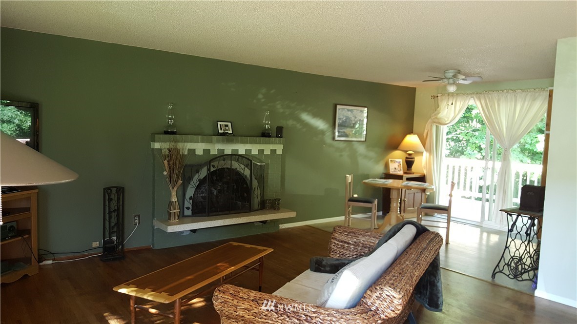 15716 121st Avenue Southeast Renton, WA 98058 - Photo 2 of 9 Gallery Image 2
