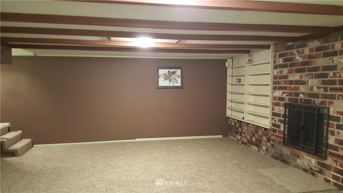 15716 121st Avenue Southeast Renton, WA 98058 - Photo 7 of 9 Gallery Image 7