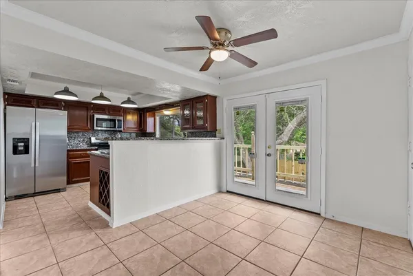 $2,600 | 430 Redway Lane, Houston, TX 77598