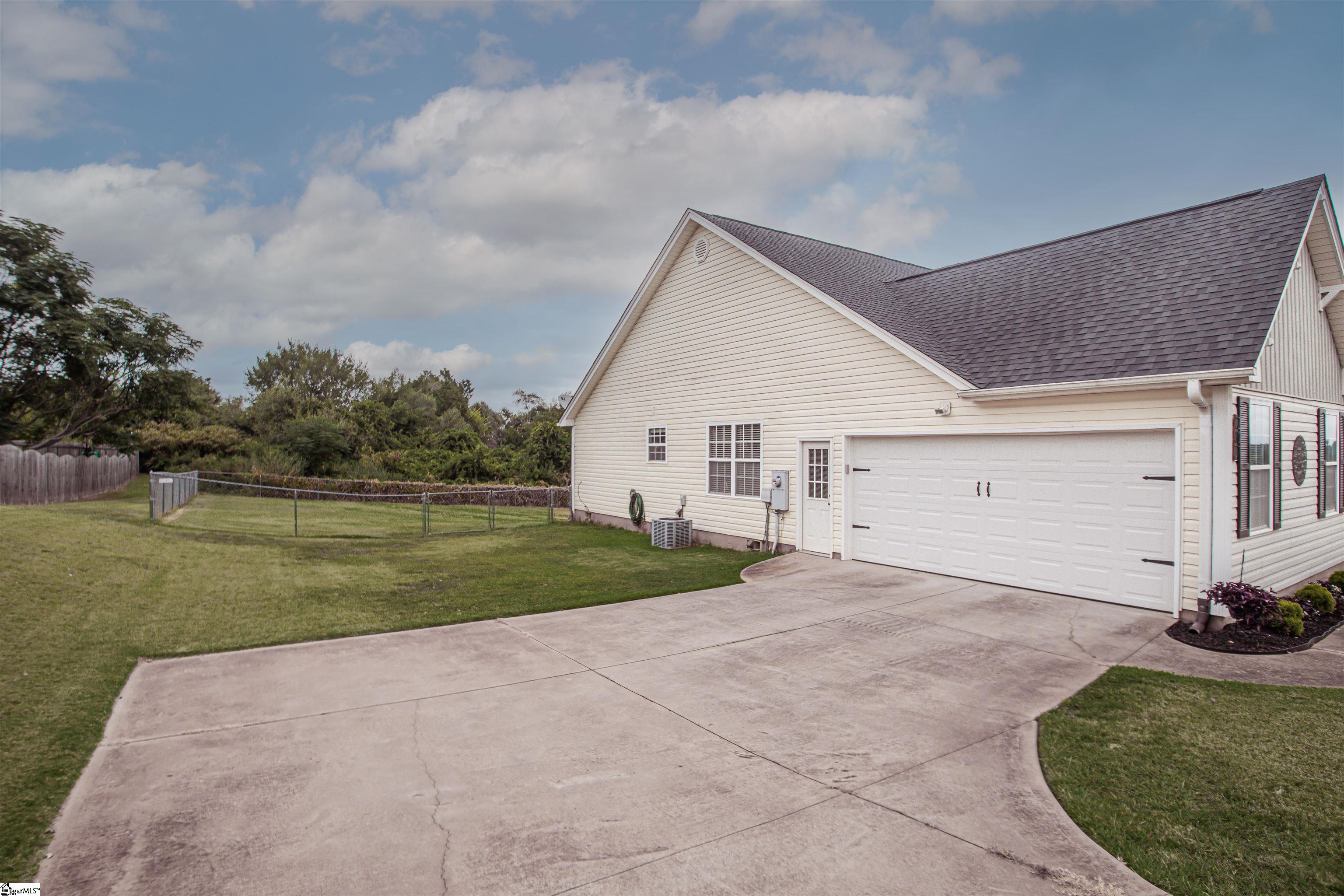 207 Abners Trail Road Greer, SC 29651 - Photo 3 of 36 Gallery Image 3