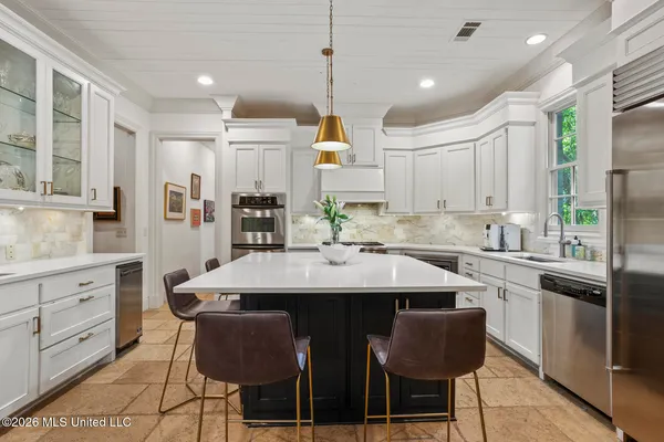 $569,000 | 4152 Ridgewood Road, Jackson, MS 39211