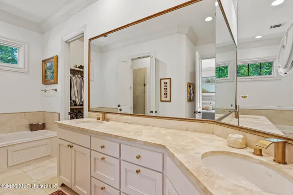 $569,000 | 4152 Ridgewood Road, Jackson, MS 39211