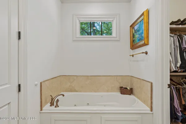 $569,000 | 4152 Ridgewood Road, Jackson, MS 39211