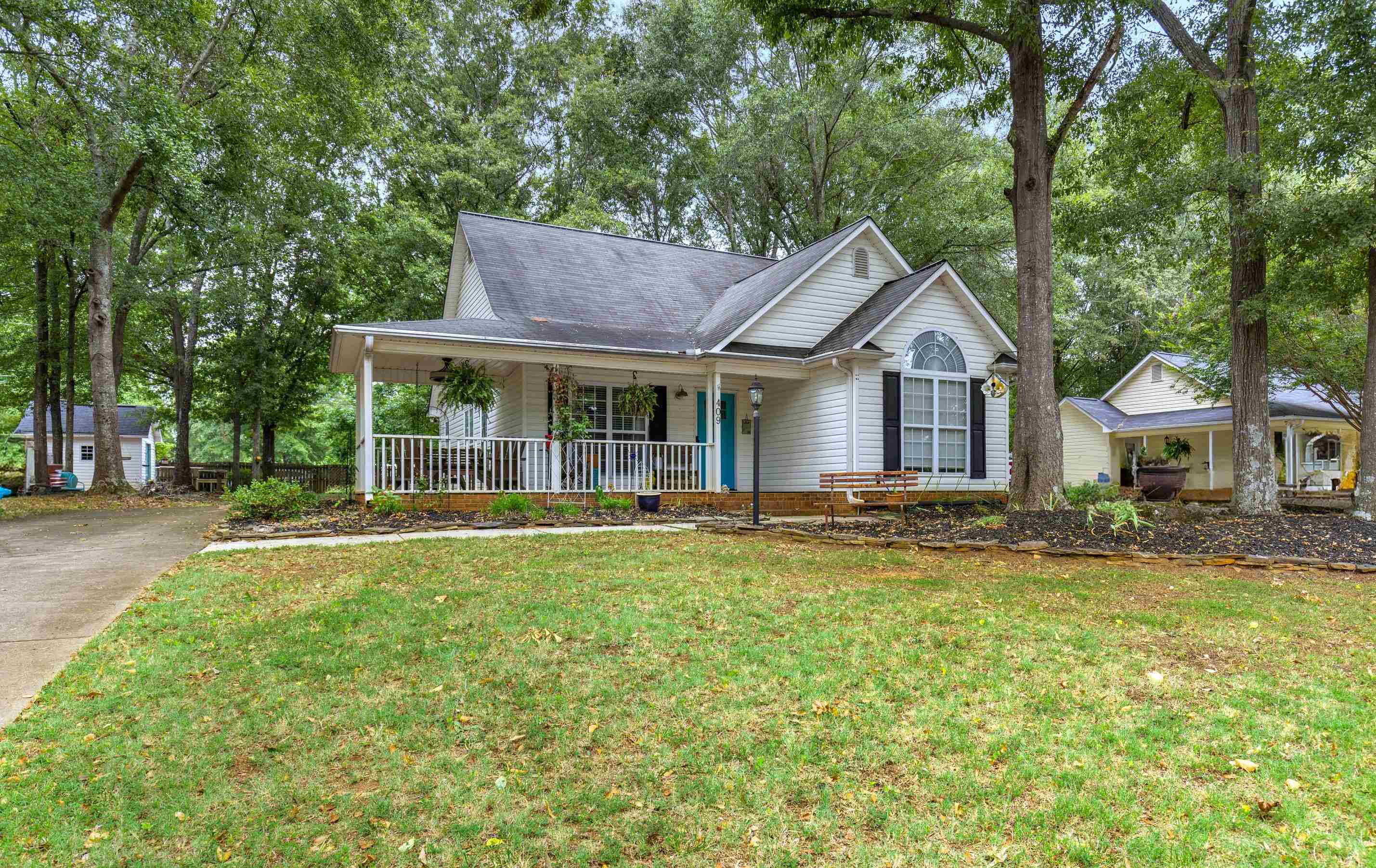 409 Goldbug Drive Boiling Springs, SC 29316 - Photo 1 of 32