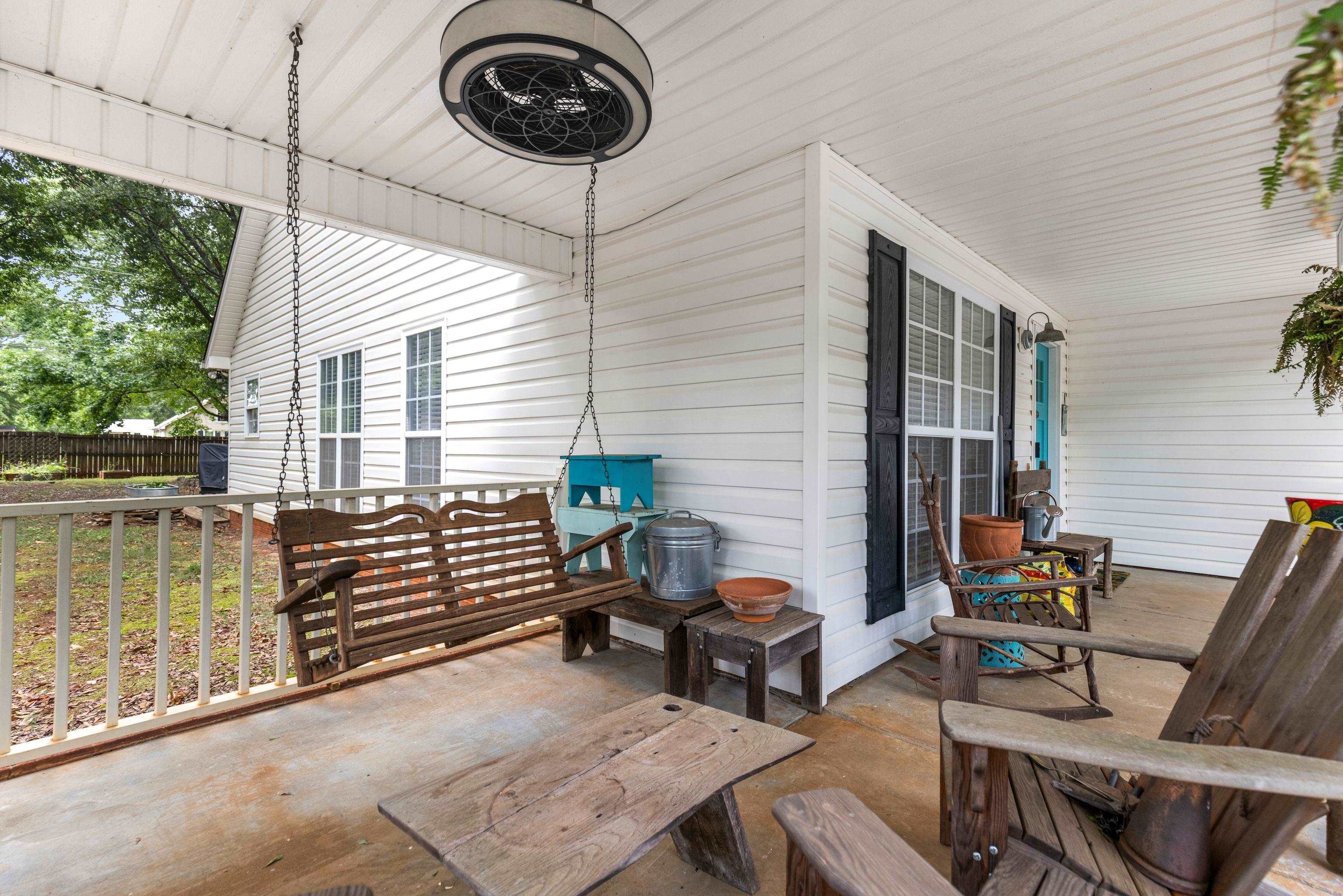 409 Goldbug Drive Boiling Springs, SC 29316 - Photo 3 of 32