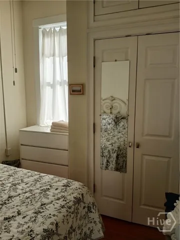 $2,000 | 125 East Broad Street, Savannah, GA 31401