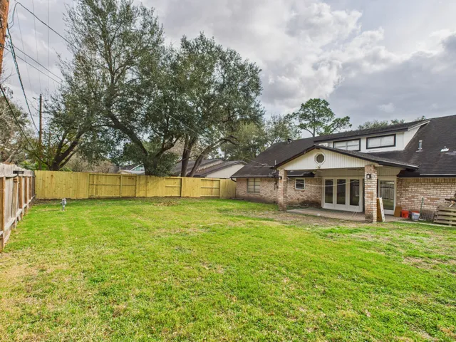 $2,600 | 9526 Meadowcroft Drive, Houston, TX 77063