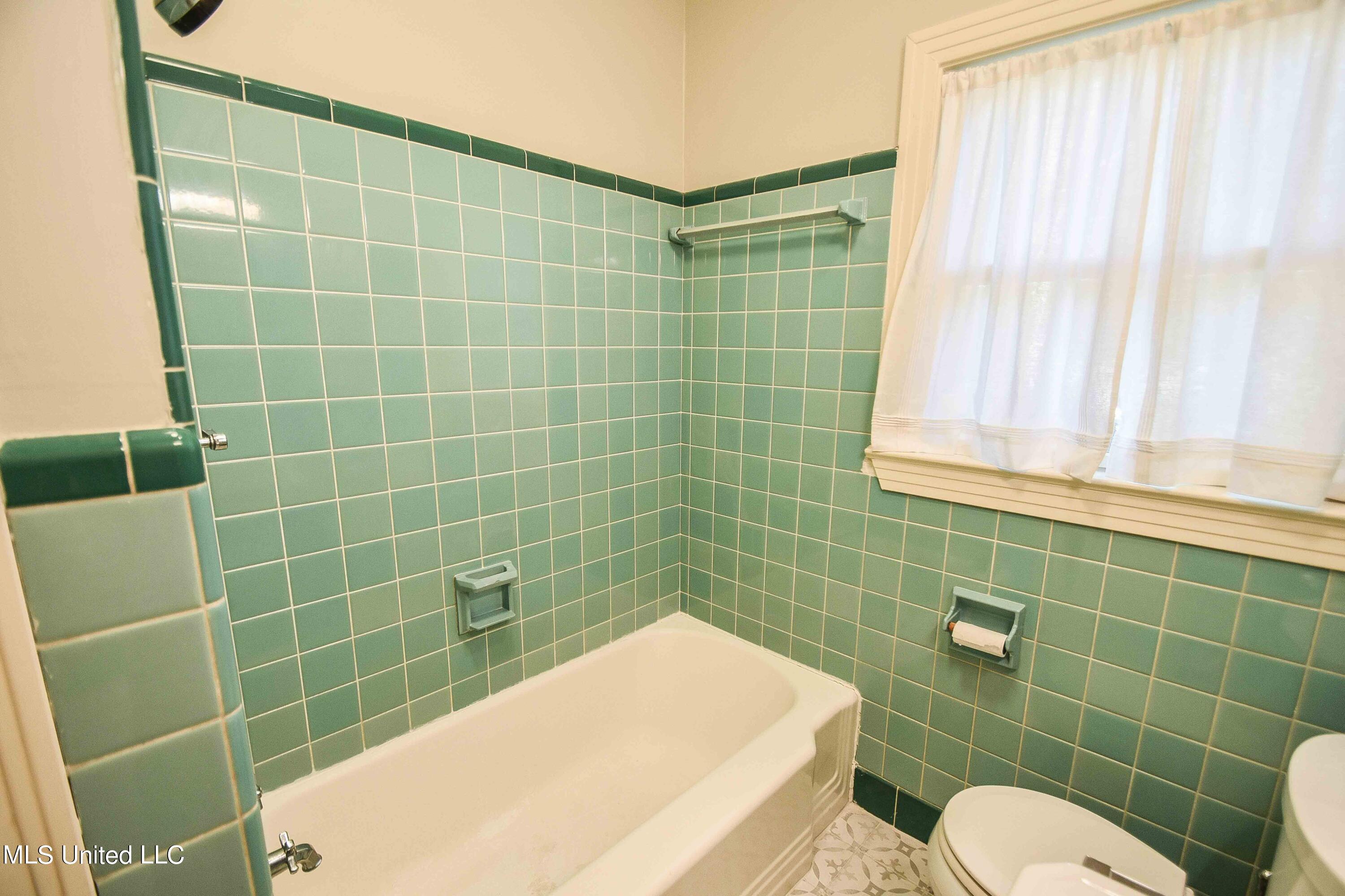 3564 Cowan Place Jackson, MS 39216 - Photo 31 of 44 image-32