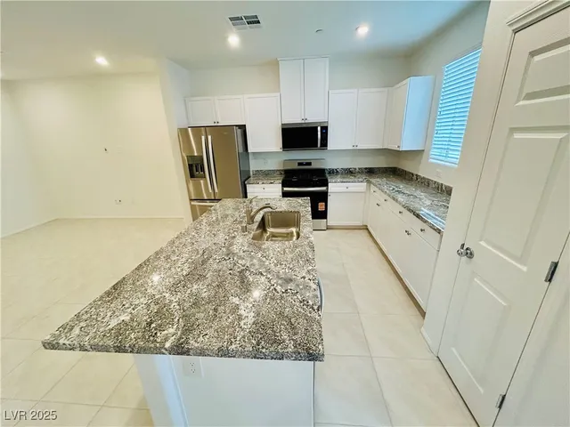 $1,895 | 1163 Heliodor Avenue, Henderson, NV 89011