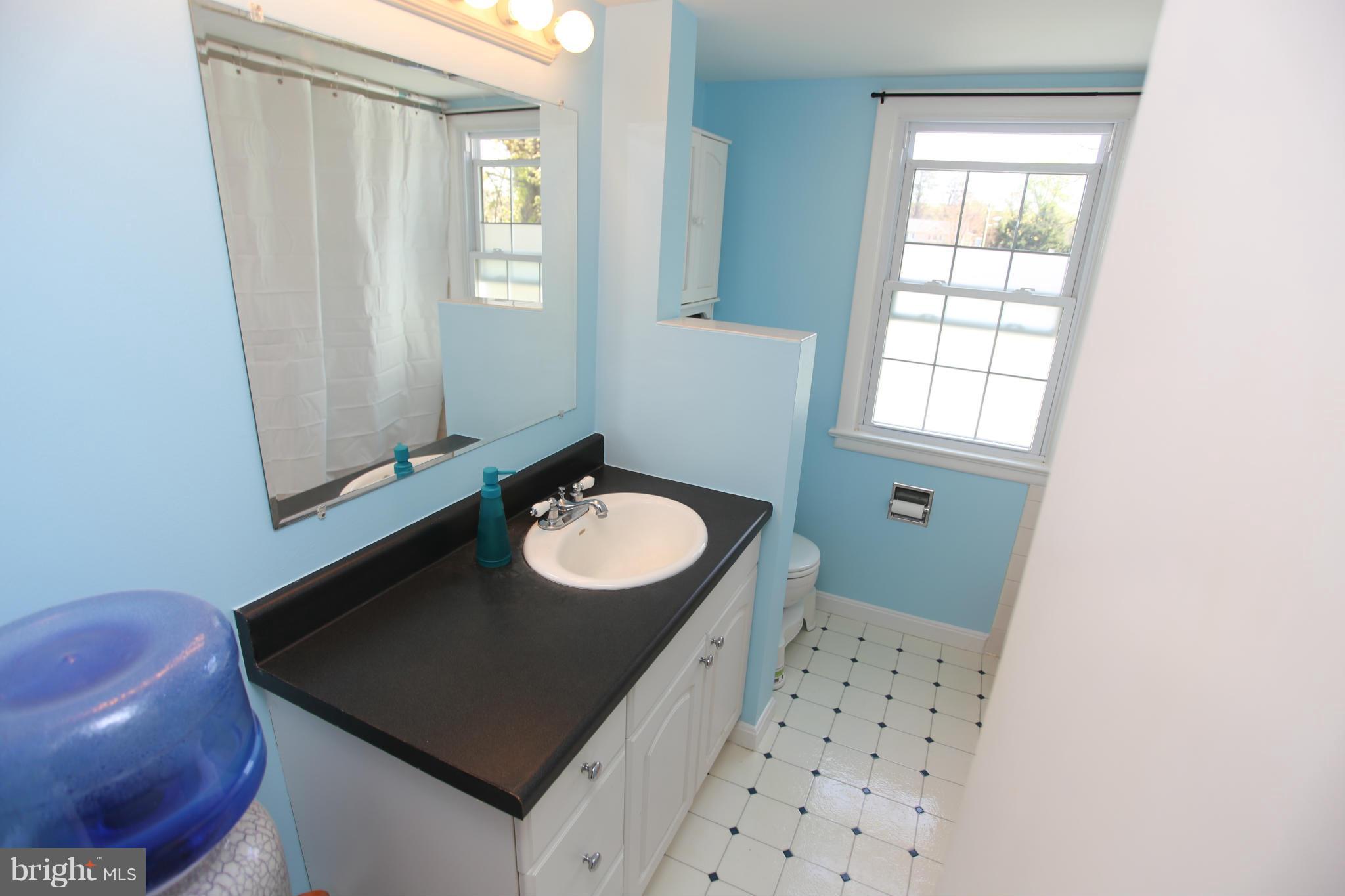 10403 Hayes Avenue Silver Spring, MD 20902 - Photo 17 of 30 Master Bathroom