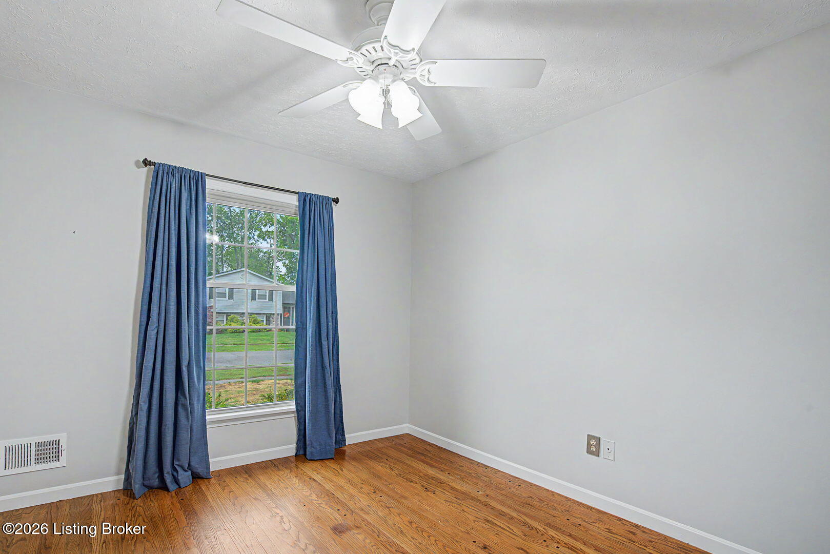 2911 Lexham Road Louisville, KY 40220 - Photo 33 of 54 Third Bedroom