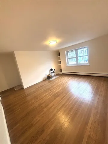 $2,950 | 105 Chestnut Street, Unit 2, Brookline, MA 02445