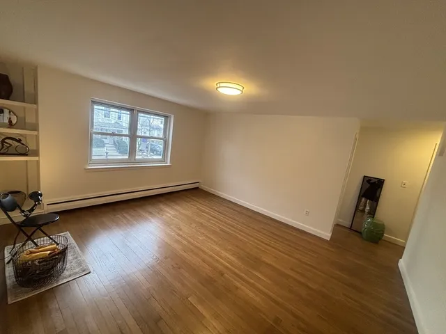 $2,950 | 105 Chestnut Street, Unit 2, Brookline, MA 02445