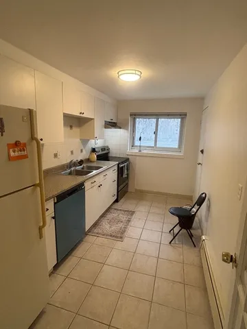 $2,950 | 105 Chestnut Street, Unit 2, Brookline, MA 02445