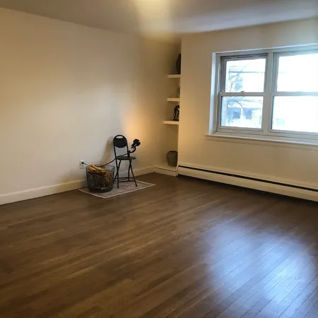 $2,850 | 105 Chestnut Street, Unit 2, Brookline, MA 02445