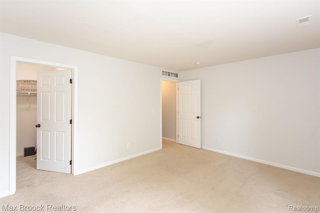 11732 Farmington Road Livonia, MI 48150 - Photo 27 of 37