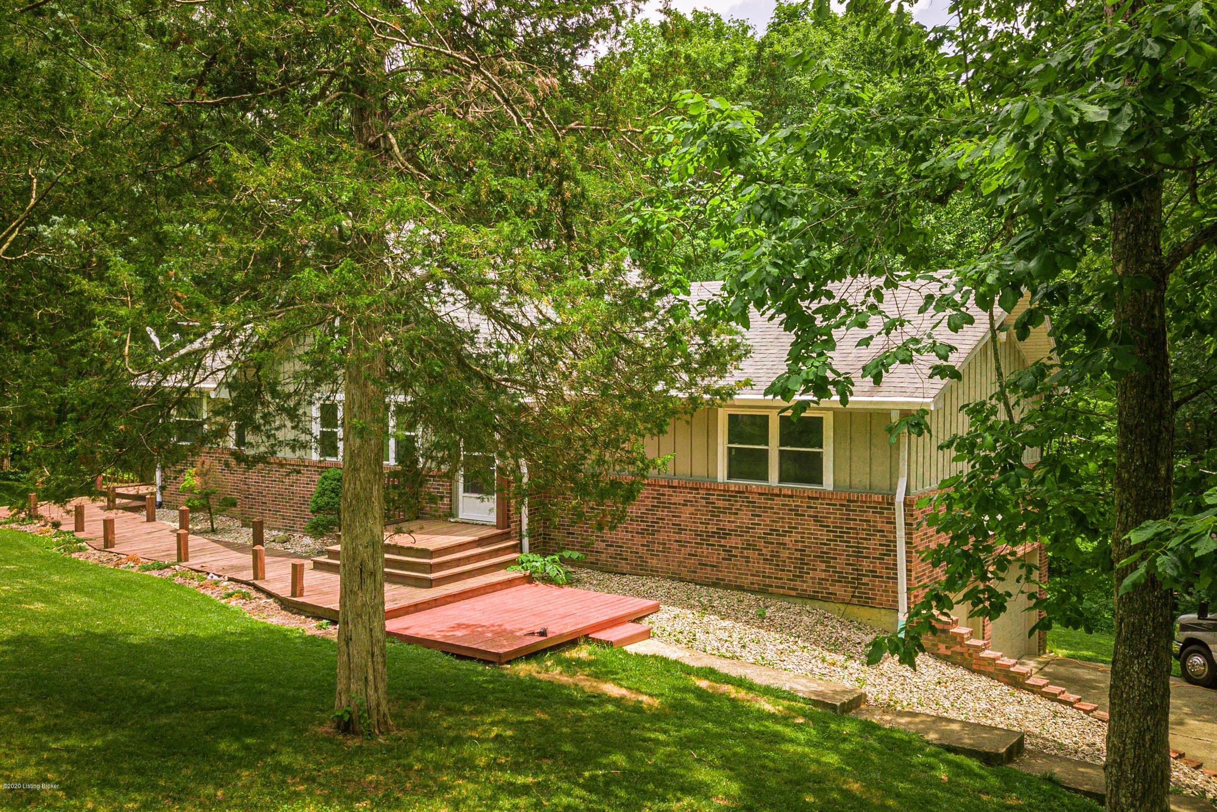 786 Hollow-Hills Road-12