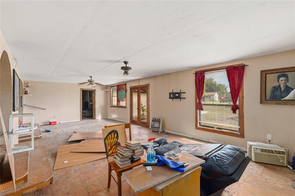 402 East Sherman Mullin, TX 76864 - Photo 4 of 29